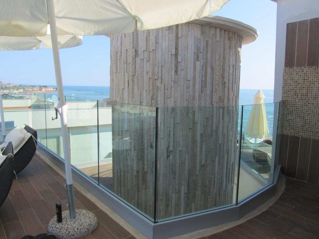 Hotel L'Approdo Anzio Bagian luar foto
