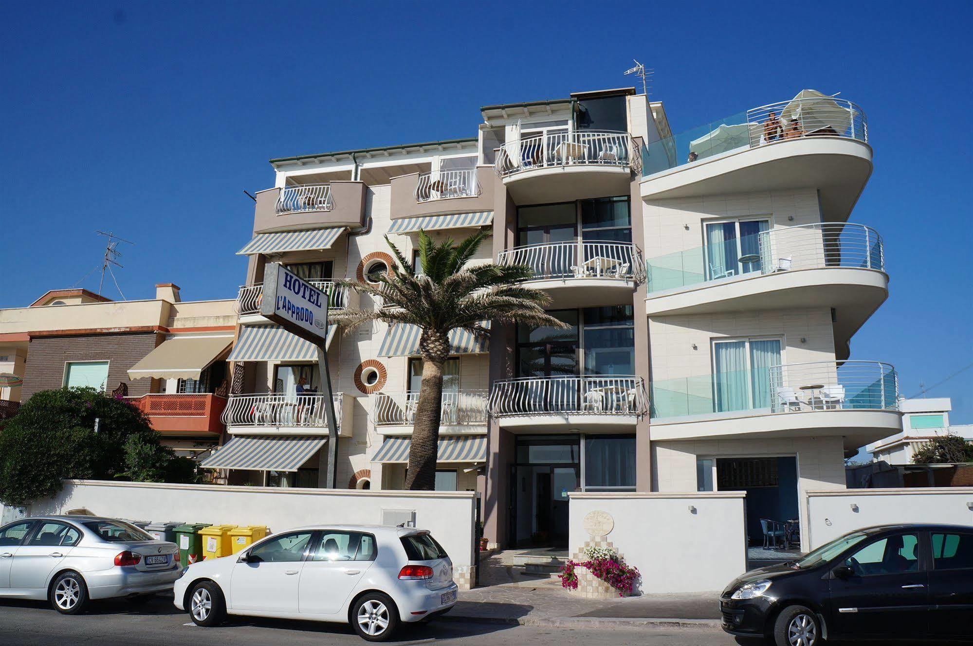 Hotel L'Approdo Anzio Bagian luar foto