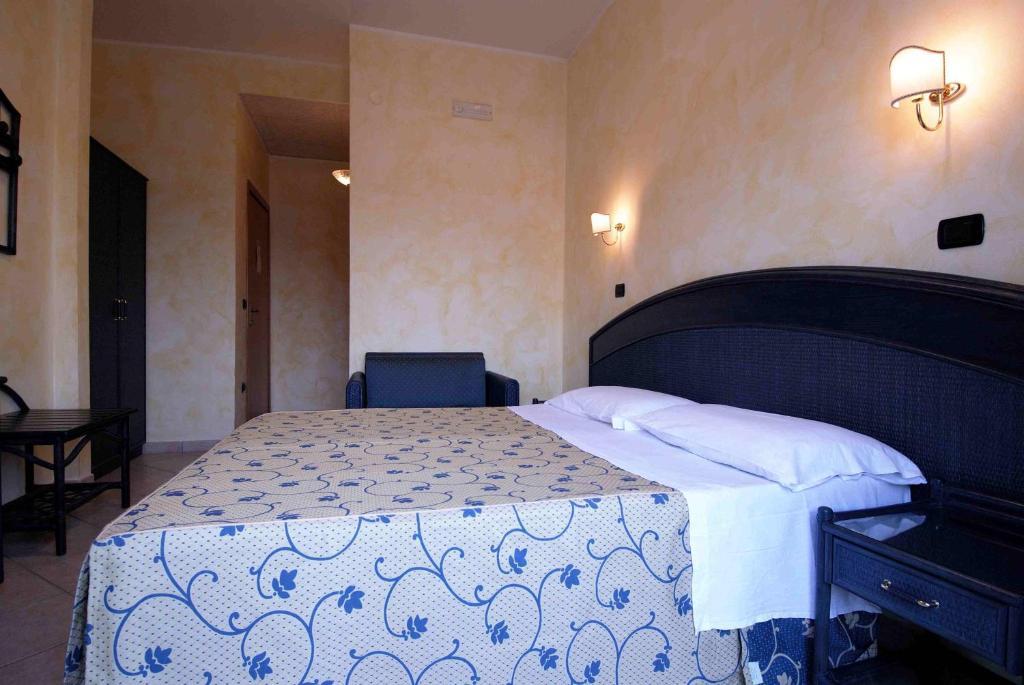 Hotel L'Approdo Anzio Bagian luar foto